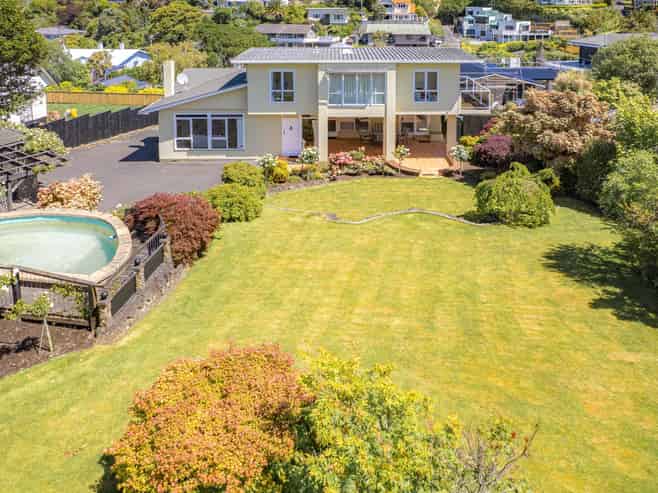 84 Great North Road, Saint Johns Hill