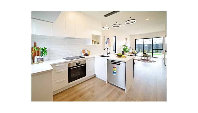 17 Kiato Lane, Flat Bush