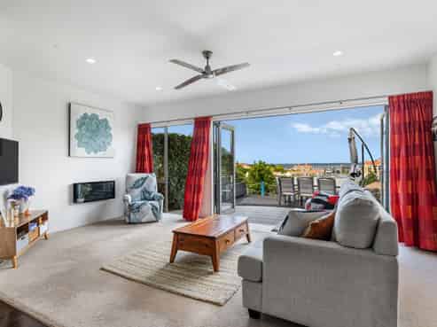 258 Alec Craig Way, Gulf Harbour