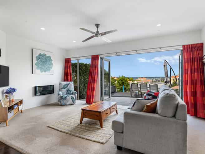 258 Alec Craig Way, Gulf Harbour