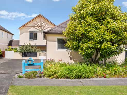 258 Alec Craig Way, Gulf Harbour