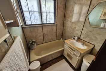 4 Oakhurst Place, Russley