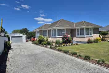 4 Oakhurst Place, Russley