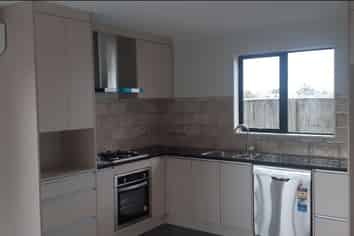 30A Beaumonts Way, Manurewa