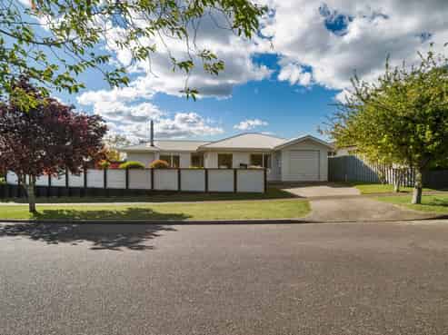 42B Arthur Crescent, Hilltop