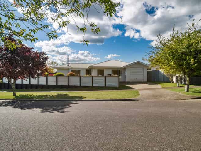 42B Arthur Crescent, Hilltop