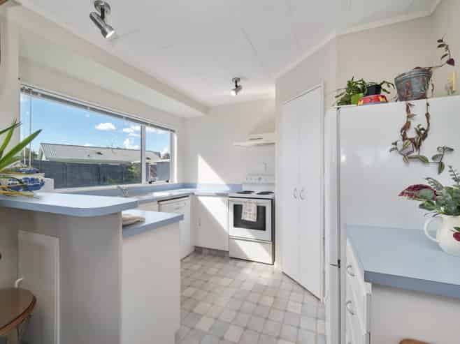 42B Arthur Crescent, Hilltop