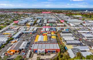 Rare Large Scale Wairau Industrial With Yard 