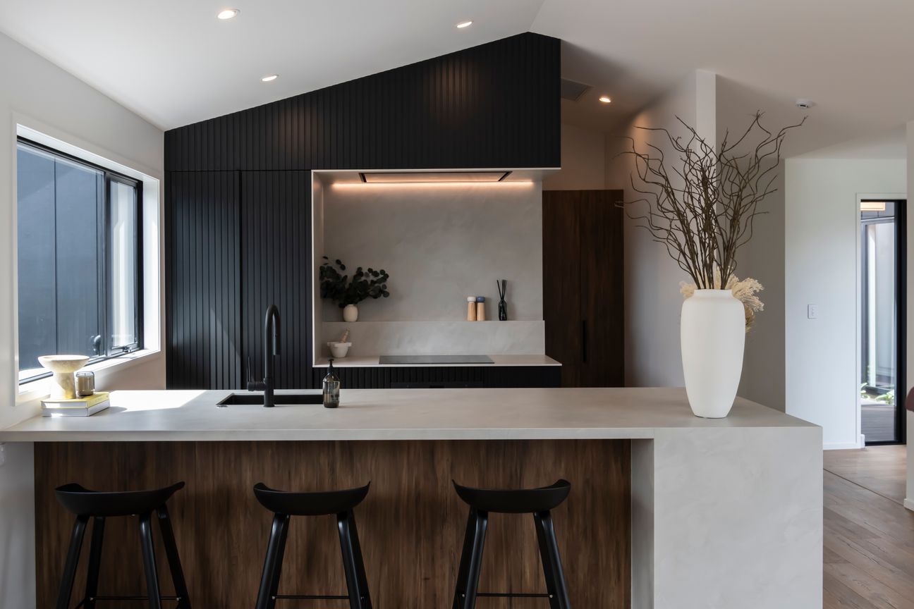 Open Plan Living on a Prime Elevated Section in Paerata - Vista 2