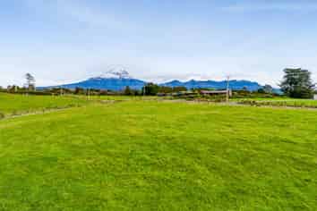 1511 Egmont Road, Egmont Village