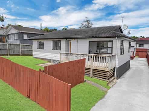 148 & 148A Solar Road, Glen Eden