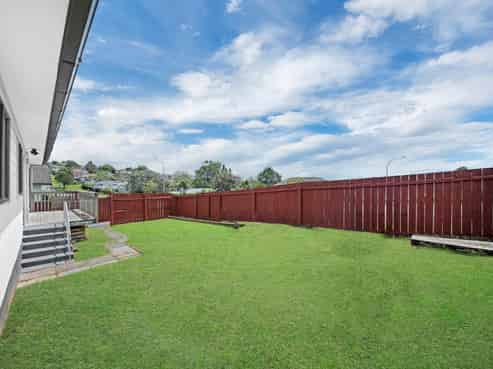 148 & 148A Solar Road, Glen Eden