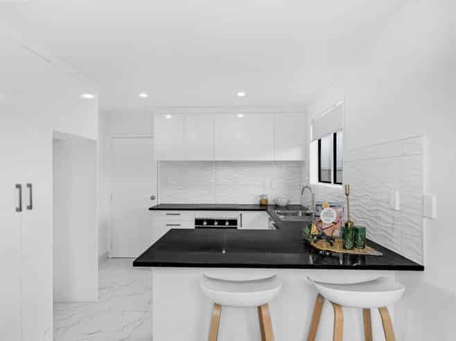 148 & 148B Solar Road, Glen Eden