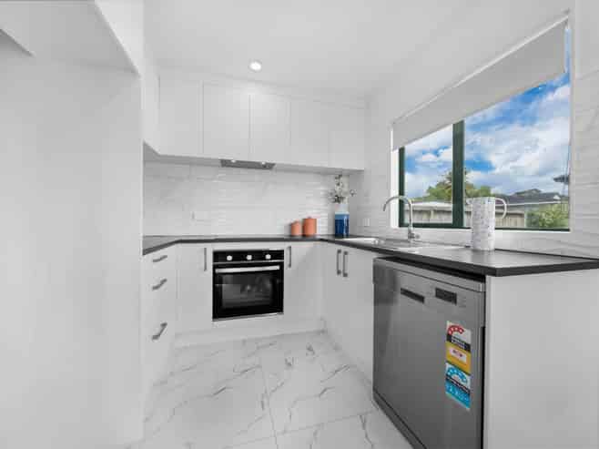 148 & 148B Solar Road, Glen Eden