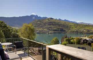 15 Woodbury Rise, Goldfield Heights, Queenstown Central