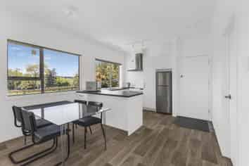 194 Tarata Road, Inglewood