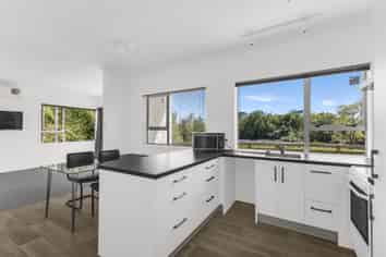 194 Tarata Road, Inglewood