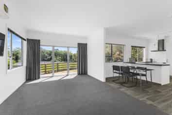 194 Tarata Road, Inglewood