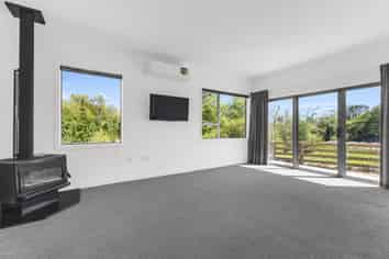 194 Tarata Road, Inglewood