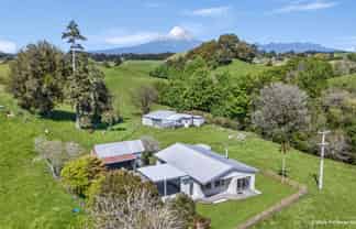 194 Tarata Road, Inglewood