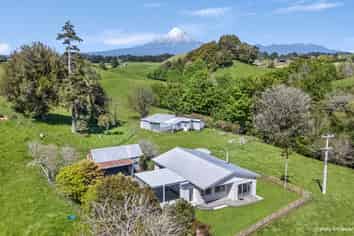 194 Tarata Road, Inglewood