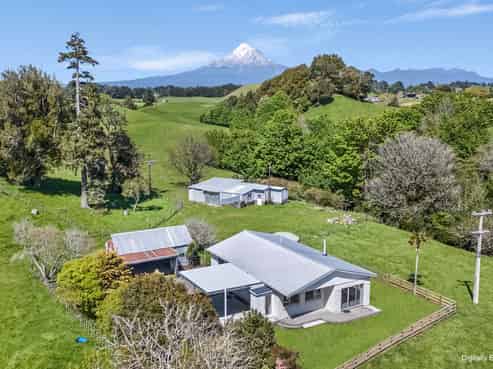 194 Tarata Road, Inglewood