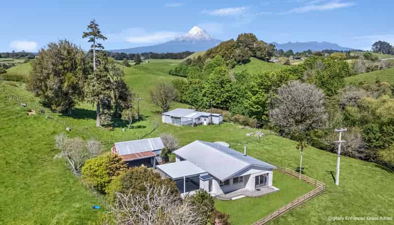 194 Tarata Road, Inglewood