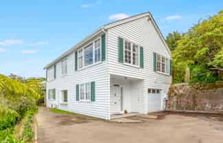 64 Lohia Street, Khandallah