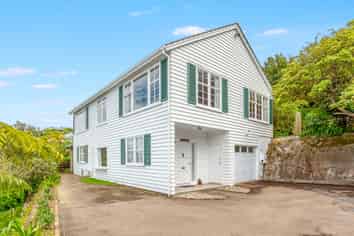 64 Lohia Street, Khandallah