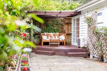 64 Lohia Street, Khandallah