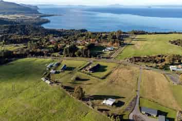 46 Parerohi Grove, Pukawa