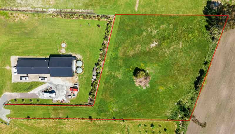 46 Parerohi Grove, Pukawa