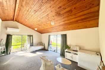 28A Stottholm Road, Titirangi