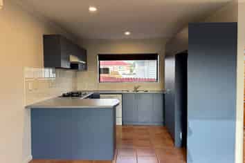 8 Cambridge Terrace, Papatoetoe