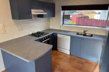 8 Cambridge Terrace, Papatoetoe