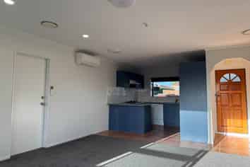 8 Cambridge Terrace, Papatoetoe