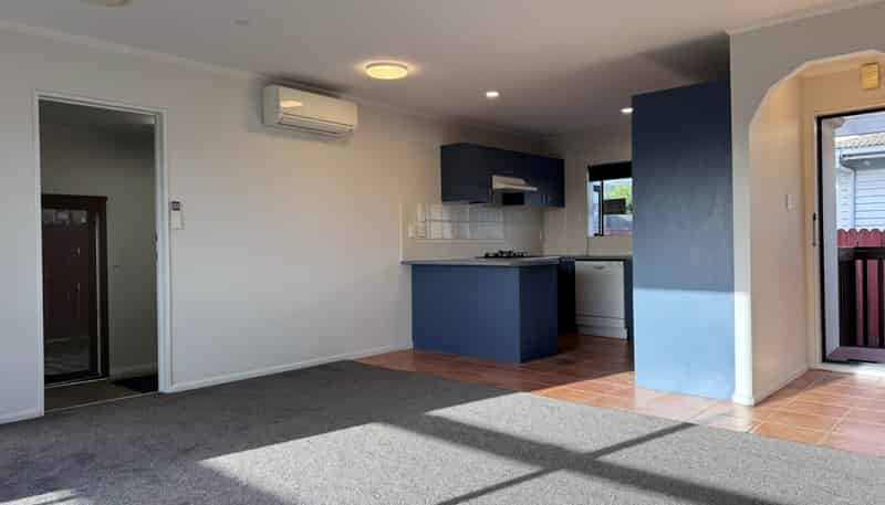 8 Cambridge Terrace, Papatoetoe