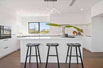 2/19 Haverstock Road, Sandringham