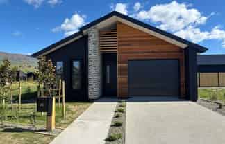26 Wooing Tree Ave, Cromwell