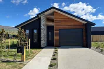26 Wooing Tree Ave, Cromwell