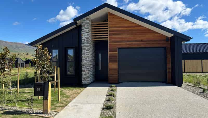 26 Wooing Tree Ave, Cromwell