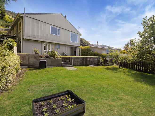 102 Thompson Street, Queenstown Central