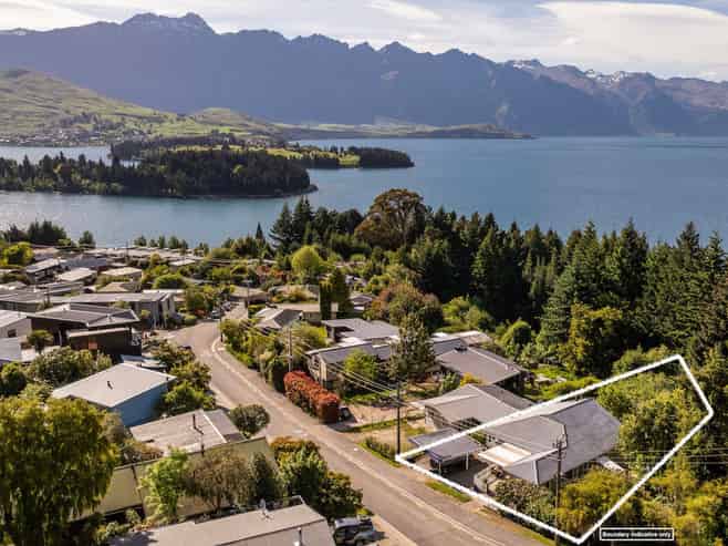 102 Thompson Street, Queenstown Central