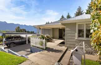 102 Thompson Street, Queenstown Central