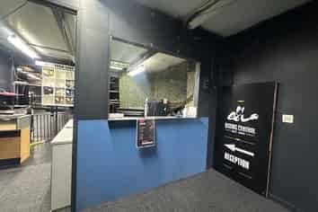 Spacious Warehouse with Parking