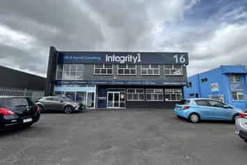 High Visibility Papakura Office | 600 m2