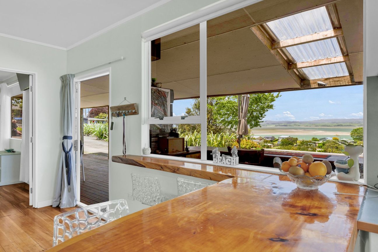 Kawhia Sea Views A Home With Income Potential - Więcej