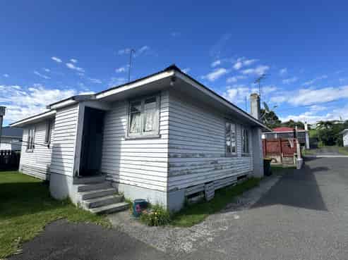 60A Mould Street, Waitara