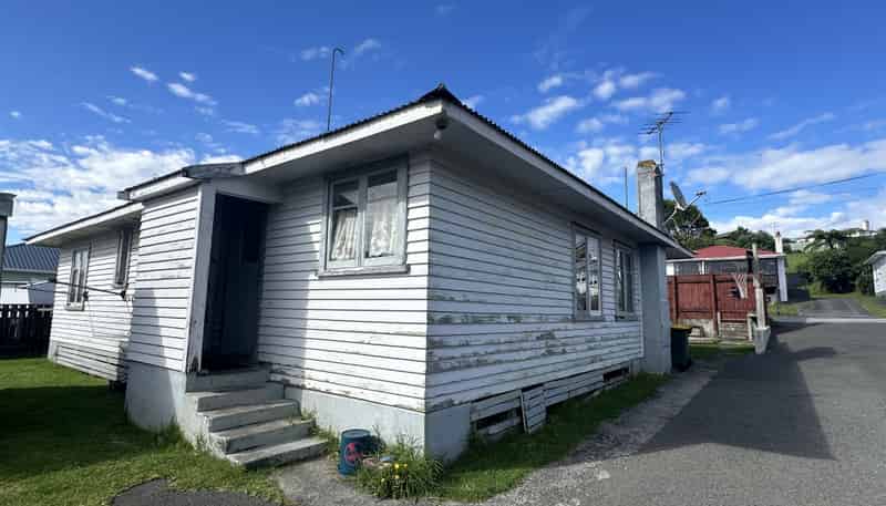 60A Mould Street, Waitara