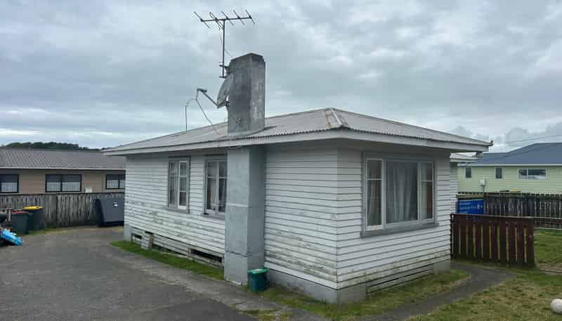 60A Mould Street, Waitara